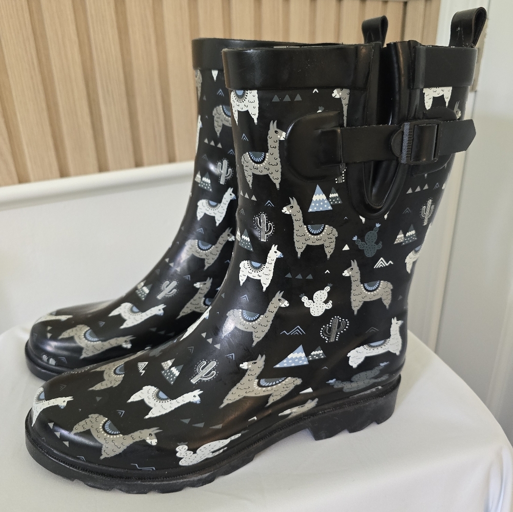 Capelli of New York Rain Boots Black Boot With Lamas Size 9